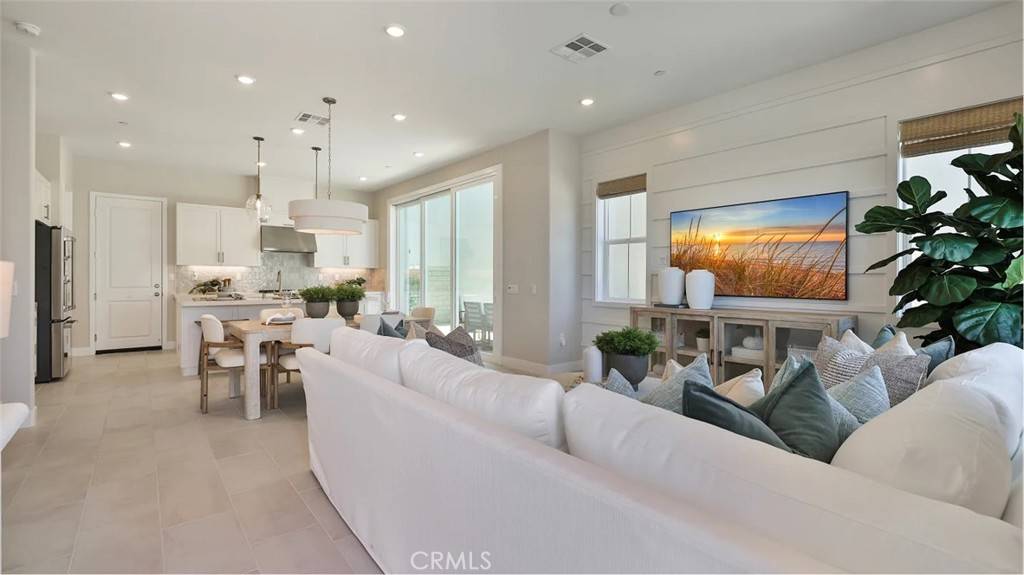 Valencia, CA 91381,27448 Shining Willow LN