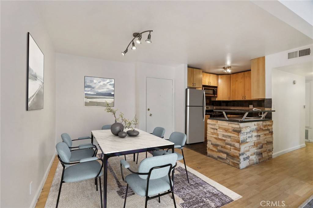 Tarzana, CA 91356,18620 Hatteras ST #247