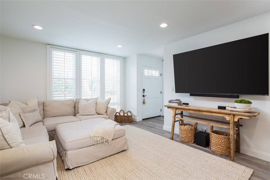 Newport Beach, CA 92660,2452 Vista Hogar