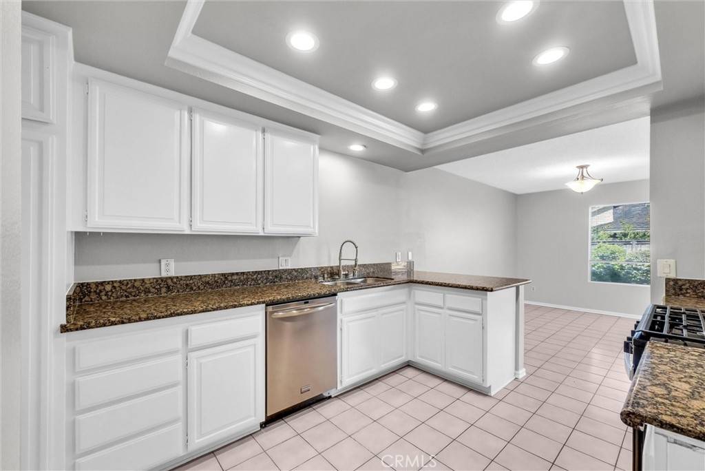 Irvine, CA 92604,12 Robin