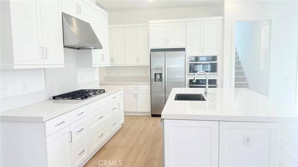 Irvine, CA 92618,285 Shoveler