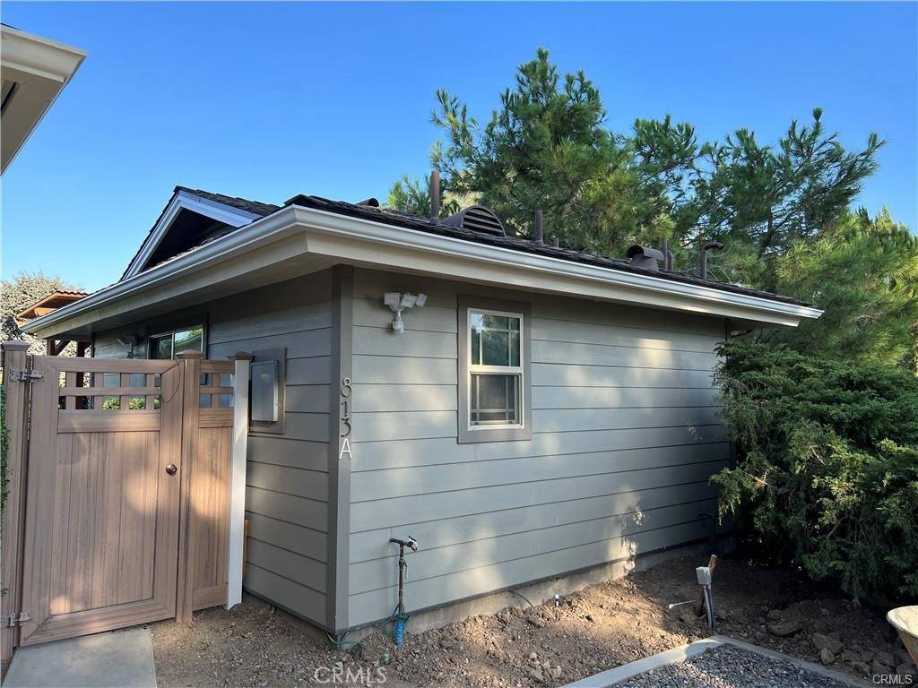 Fullerton, CA 92835,813 Rideout