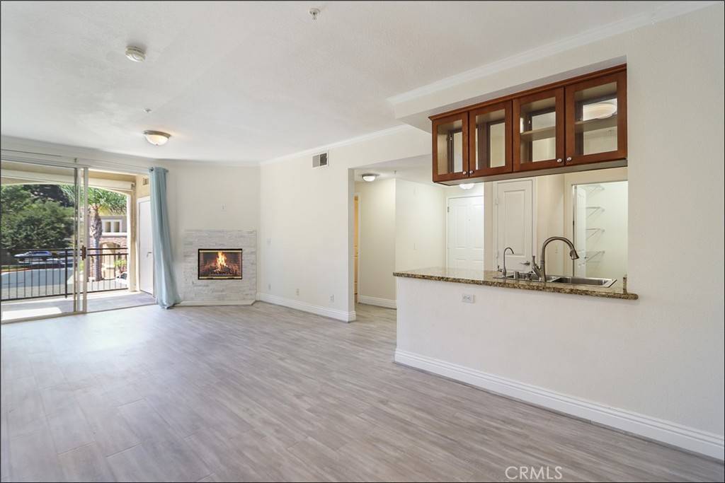 Aliso Viejo, CA 92656,22681 Oakgrove #125