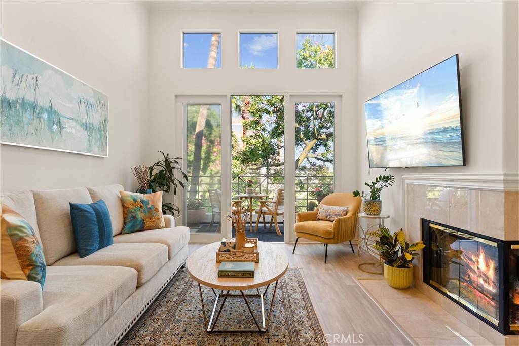 Irvine, CA 92612,2243 Martin #415