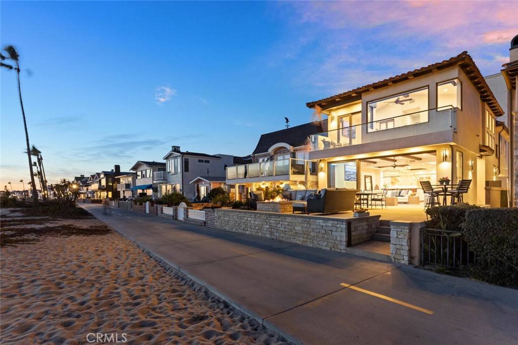 Newport Beach, CA 92661,310 E Oceanfront