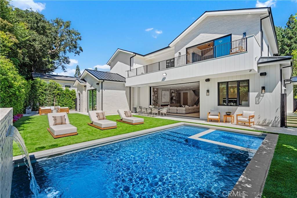 Los Angeles, CA 90024,315 Veteran Ave