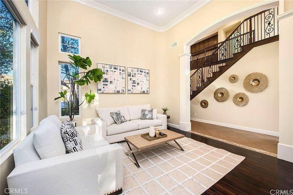 Irvine, CA 92602,32 Walnut Creek