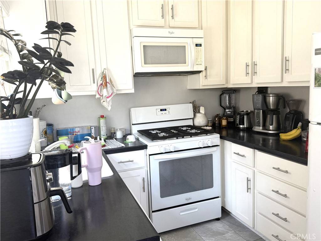 Corona Del Mar, CA 92625,521 Acacia