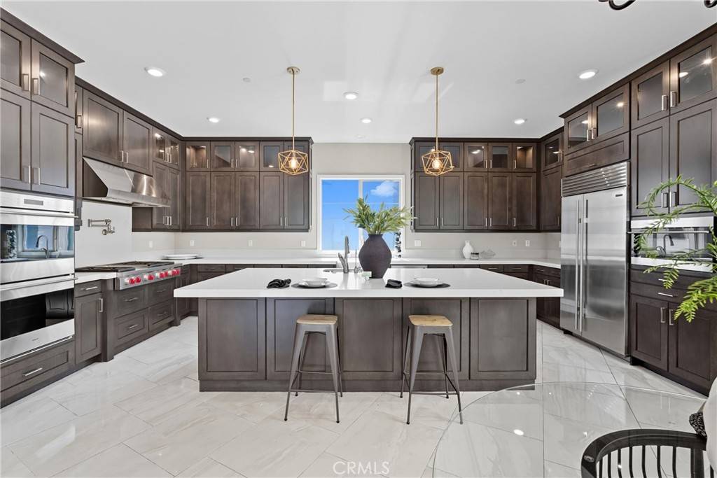 Irvine, CA 92618,186 Stellar