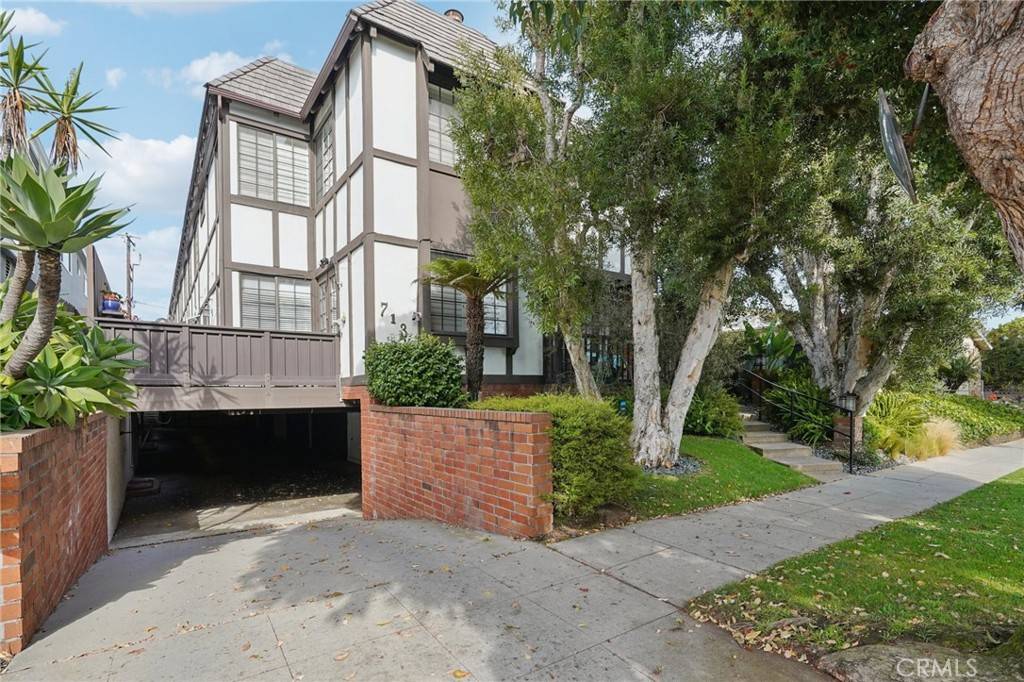 Santa Monica, CA 90402,713 9th ST #3