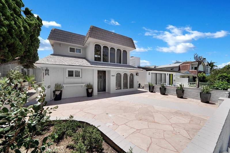 Corona Del Mar, CA 92625,608 Marguerite AVE