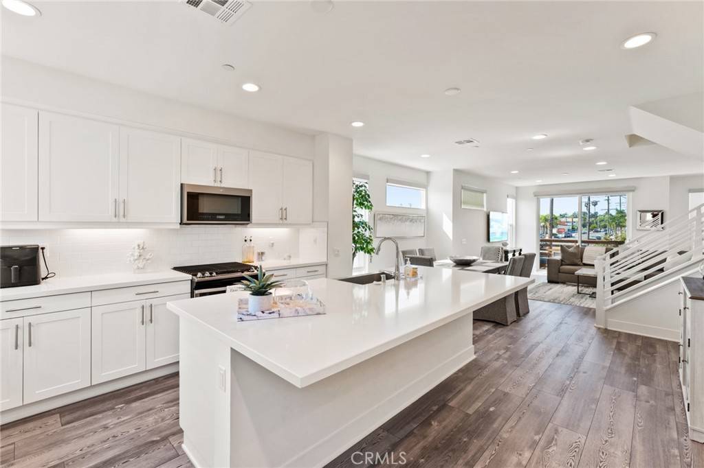 Costa Mesa, CA 92627,697 W 17th