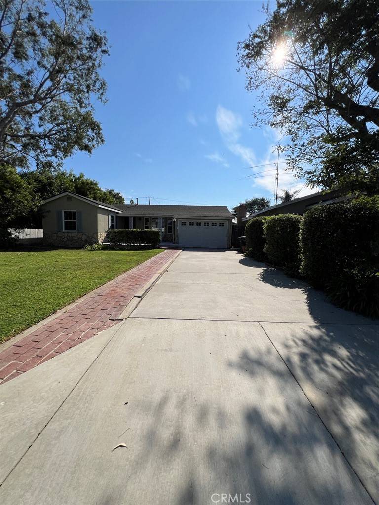 Costa Mesa, CA 92627,277 Esther