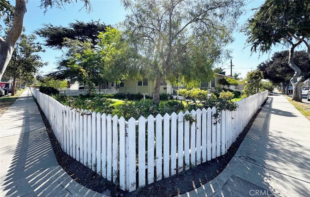 Anaheim, CA 92805,526 W Water ST