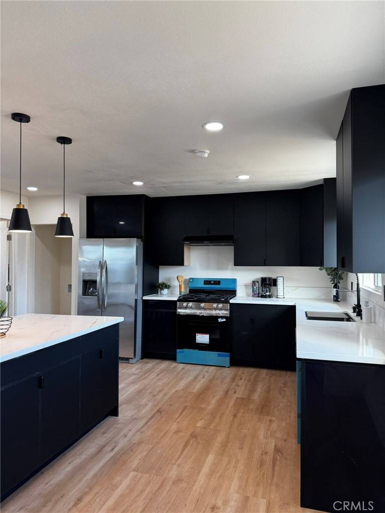 Garden Grove, CA 92841,9841 Cockatoo LN
