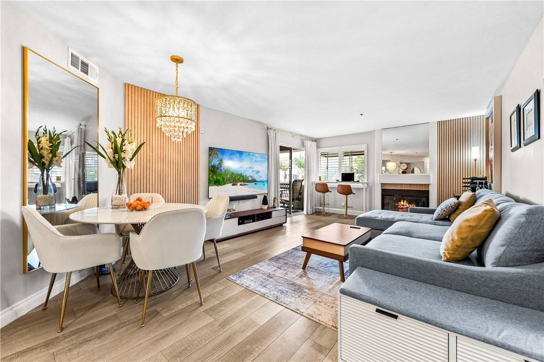 Huntington Beach, CA 92648,430 Lake ST #204