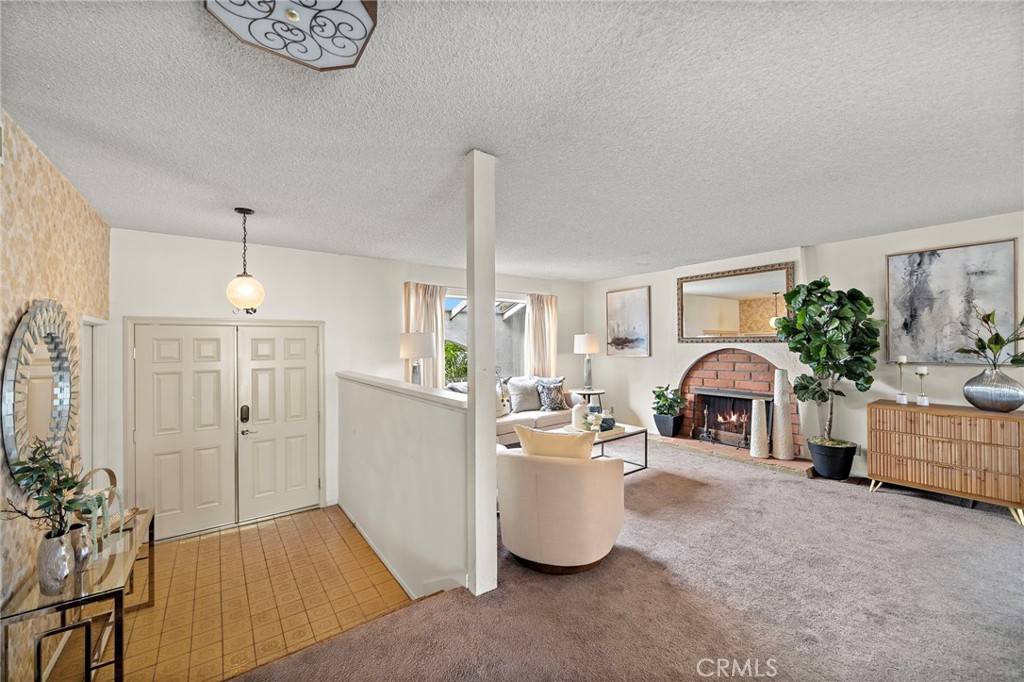 Fountain Valley, CA 92708,11325 Dewdrop