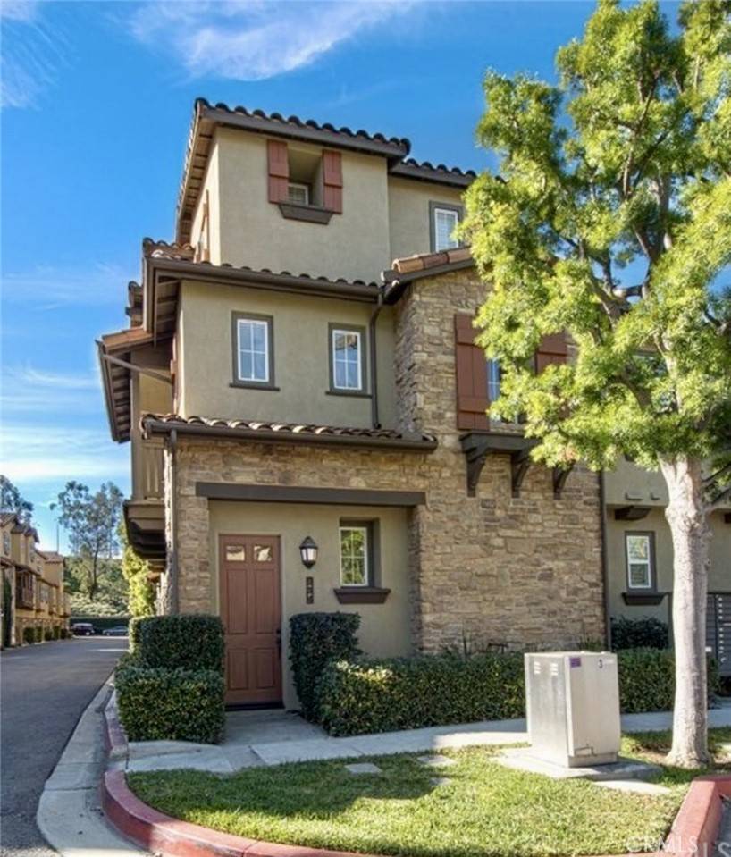 Irvine, CA 92603,234 Coral Rose