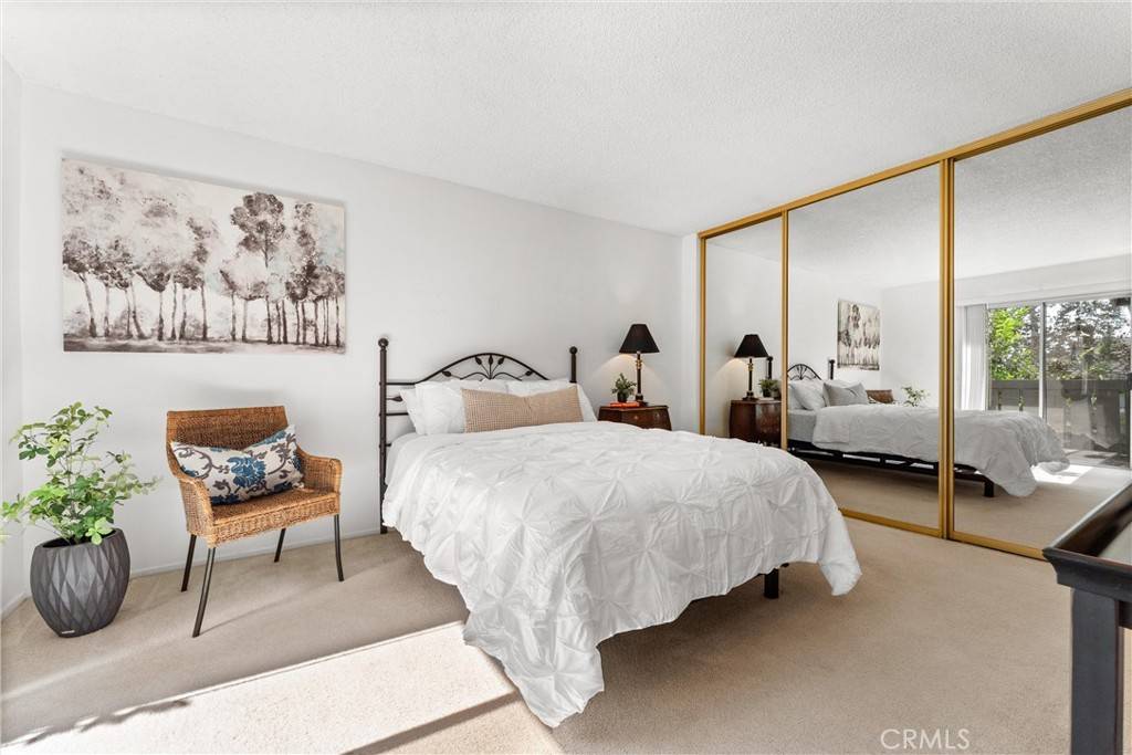 Irvine, CA 92614,1 Smokestone