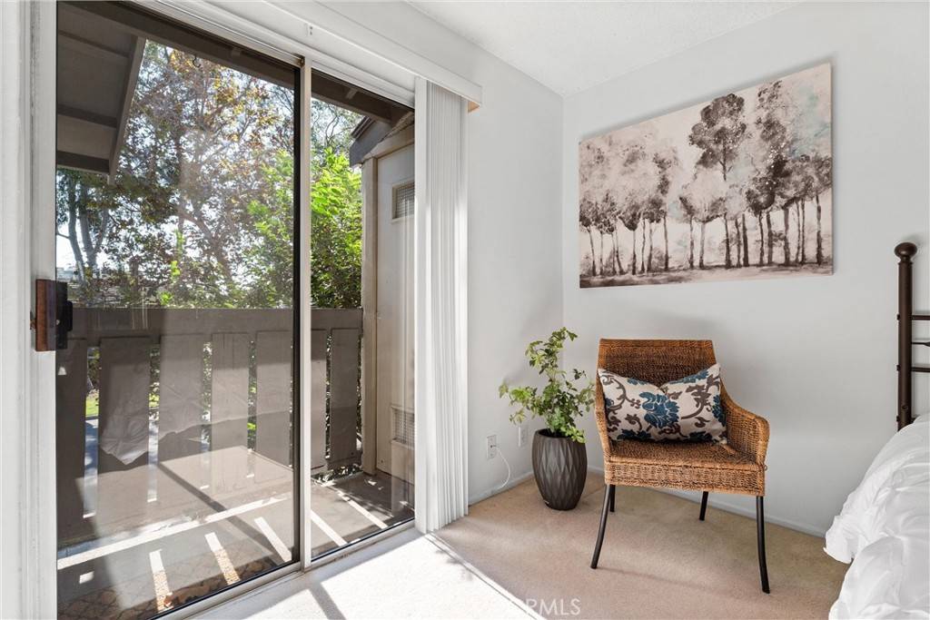 Irvine, CA 92614,1 Smokestone