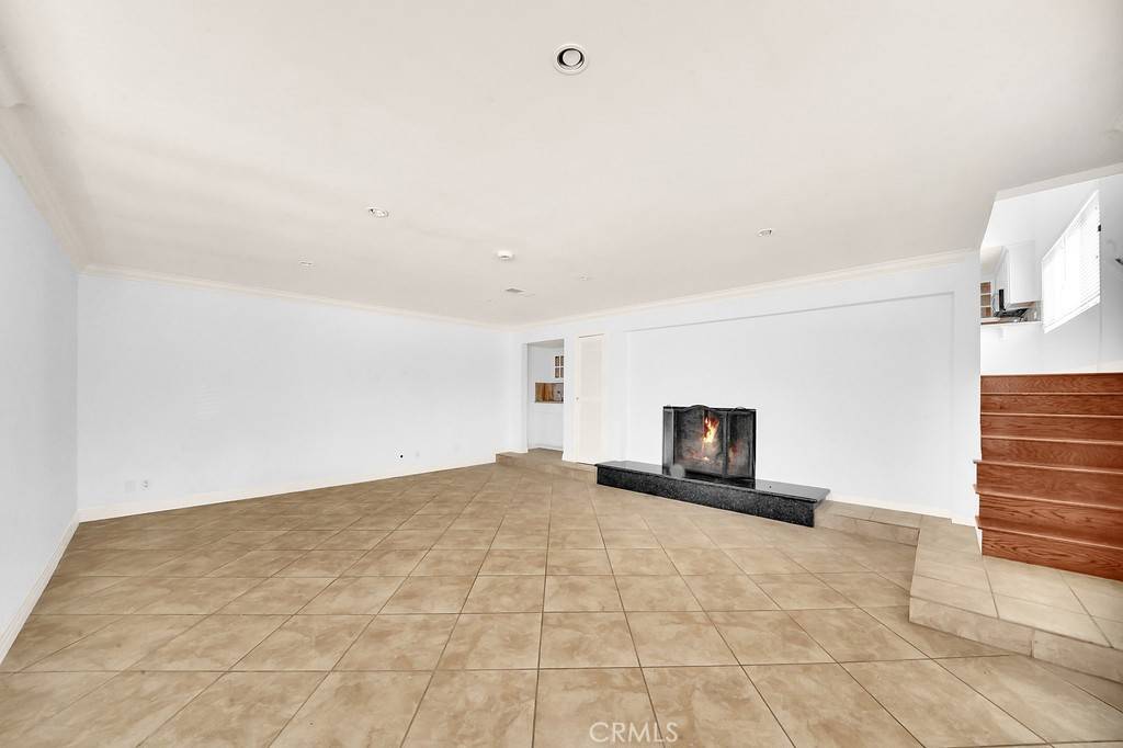 Corona Del Mar, CA 92625,500 Larkspur AVE