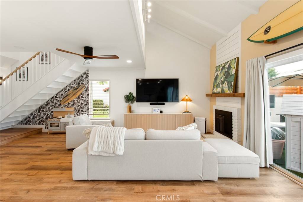 Huntington Beach, CA 92648,609 Amber DR