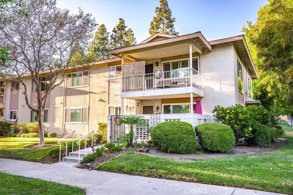 Laguna Woods, CA 92637,214 Avenida Majorca #P
