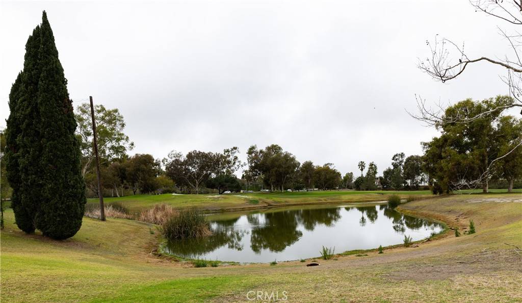 Irvine, CA 92612,9 Flores