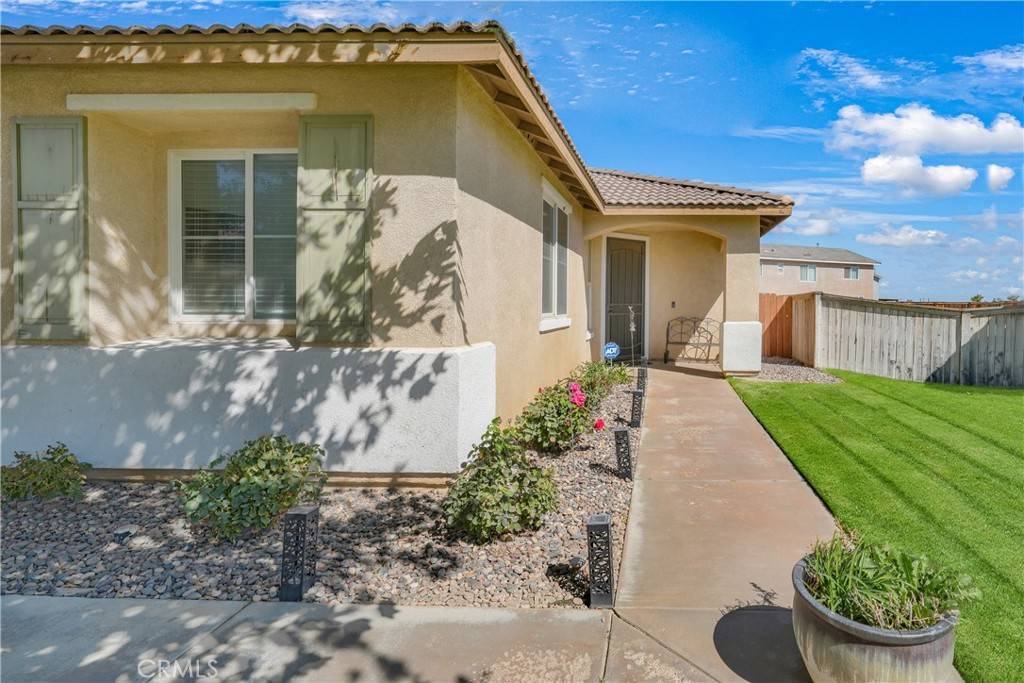 Oak Hills, CA 92344,13864 Grant WAY