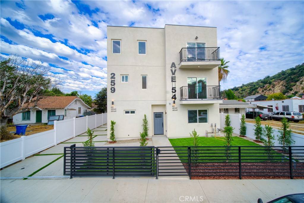 Los Angeles, CA 90042,257 Ave 54