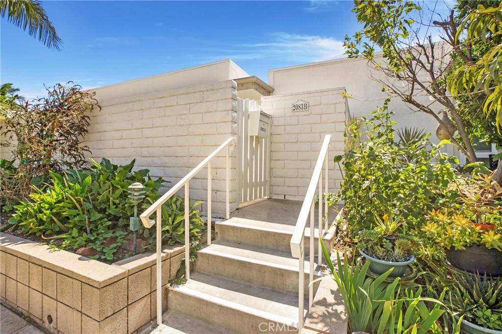 Laguna Woods, CA 92637,2083 Ronda Granada #B