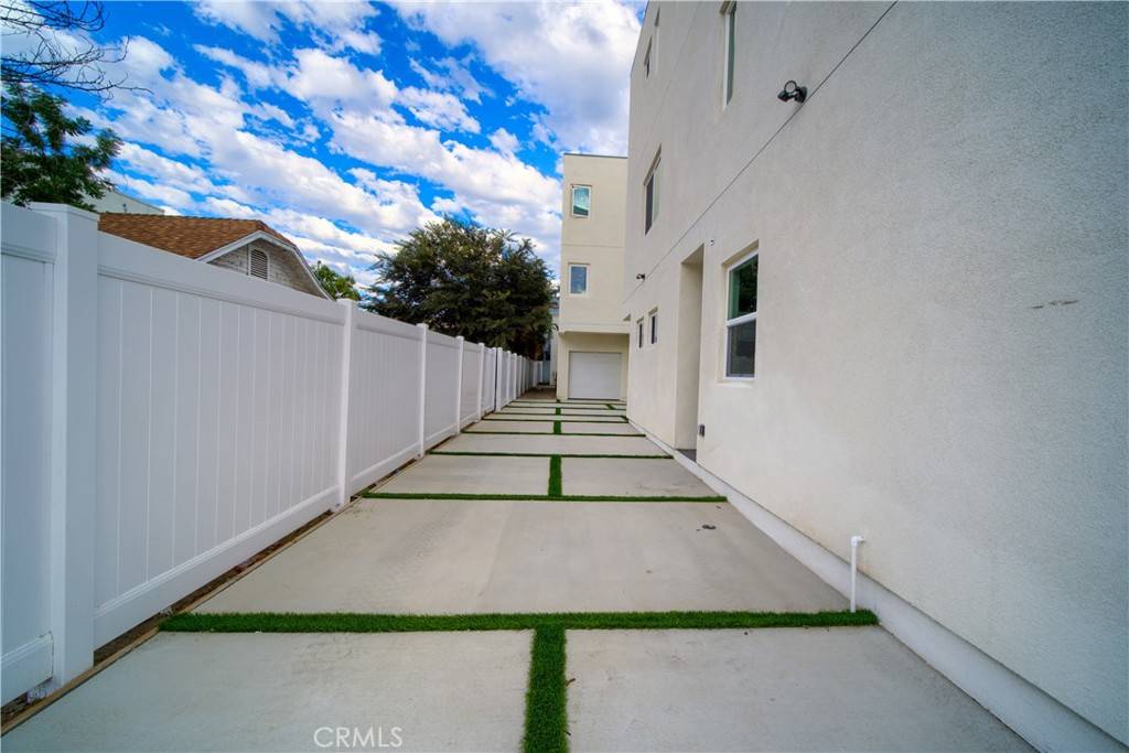 Los Angeles, CA 90042,257 Avenue 54 #1/2