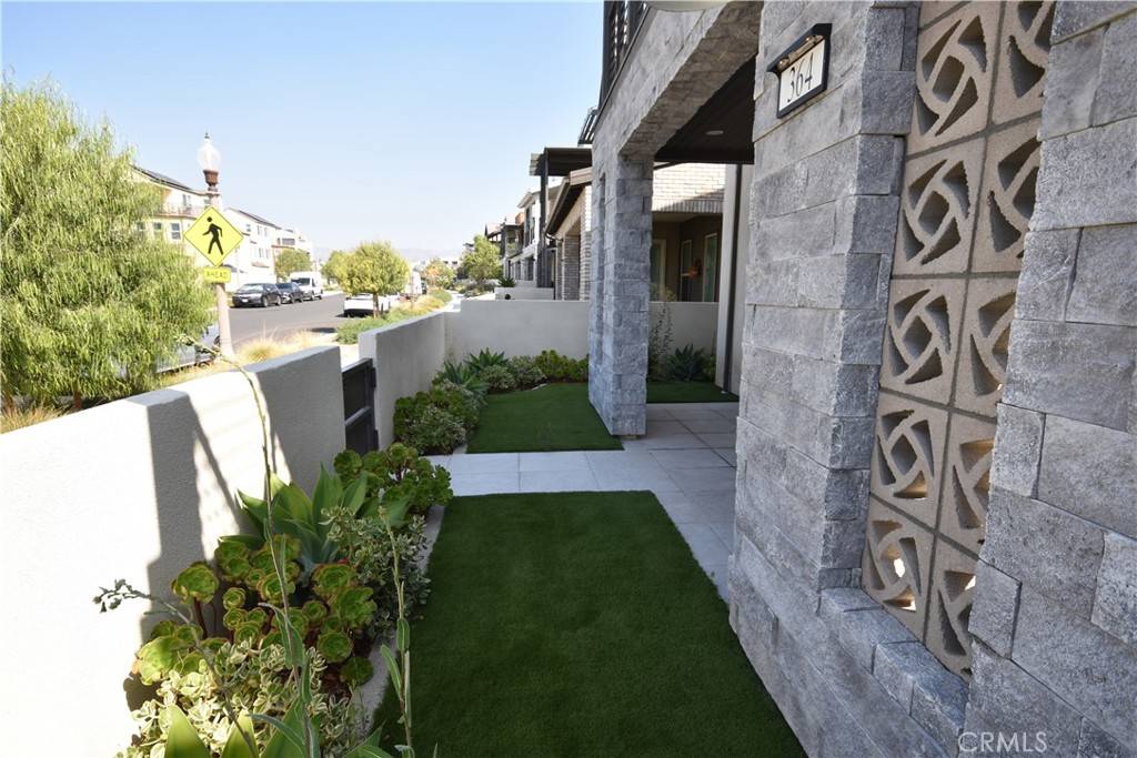 Irvine, CA 92618,364 Baluster