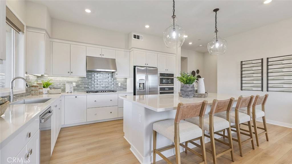 Irvine, CA 92618,401 Mulligan