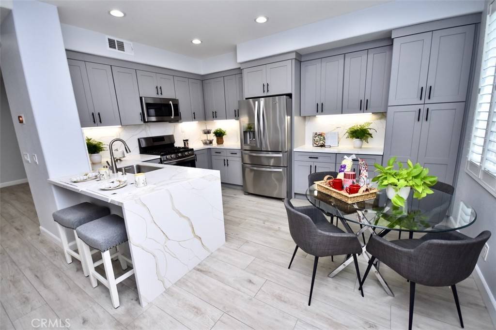 Irvine, CA 92606,26 Santa Catalina Aisle