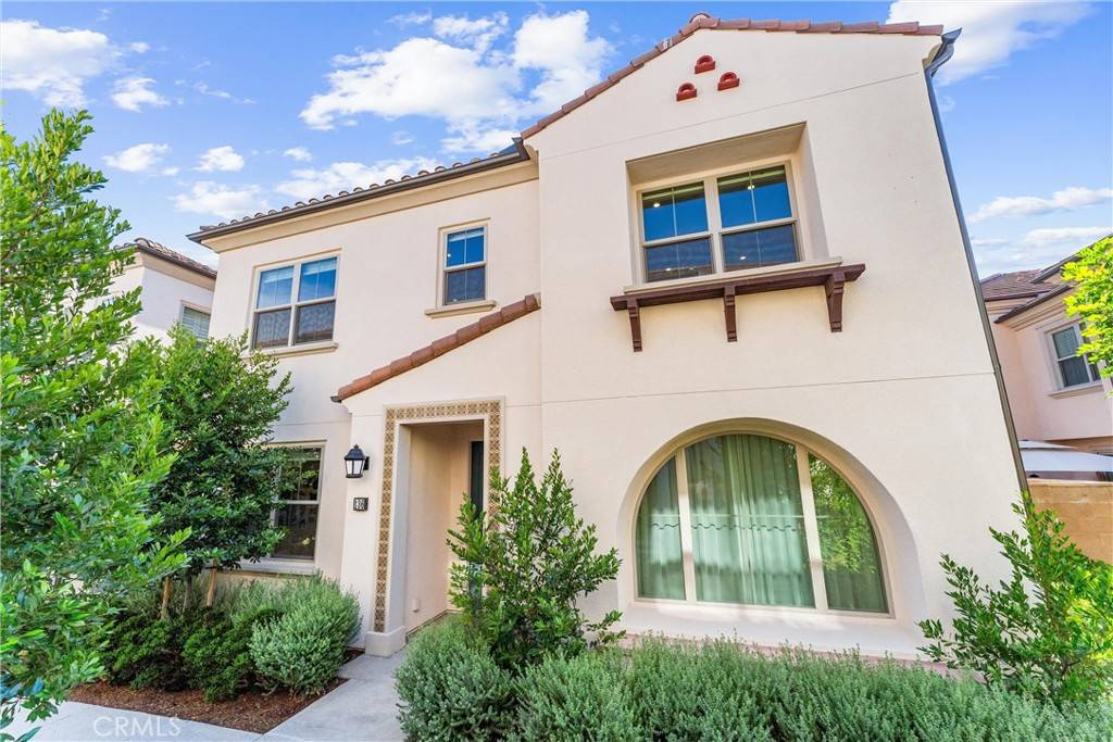 Irvine, CA 92618,136 Newburry