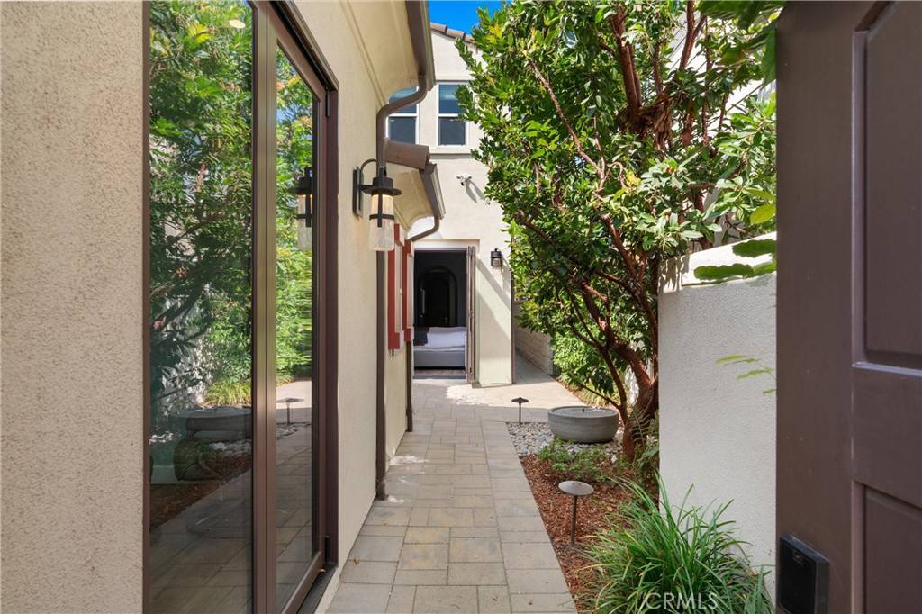 Huntington Beach, CA 92648,19115 Callaway