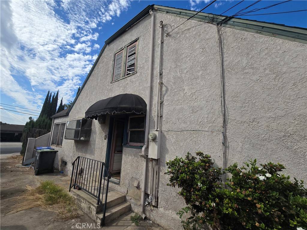 Santa Ana, CA 92701,505 E Bishop