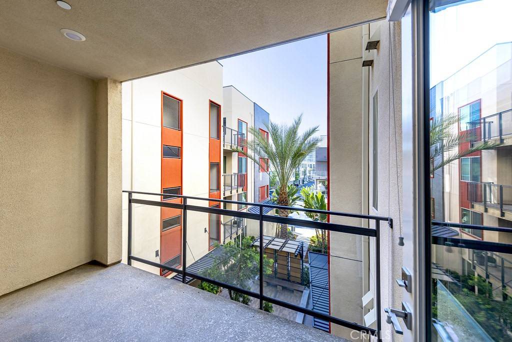 Irvine, CA 92612,202 Tribeca