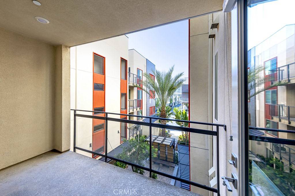 Irvine, CA 92612,202 Tribeca