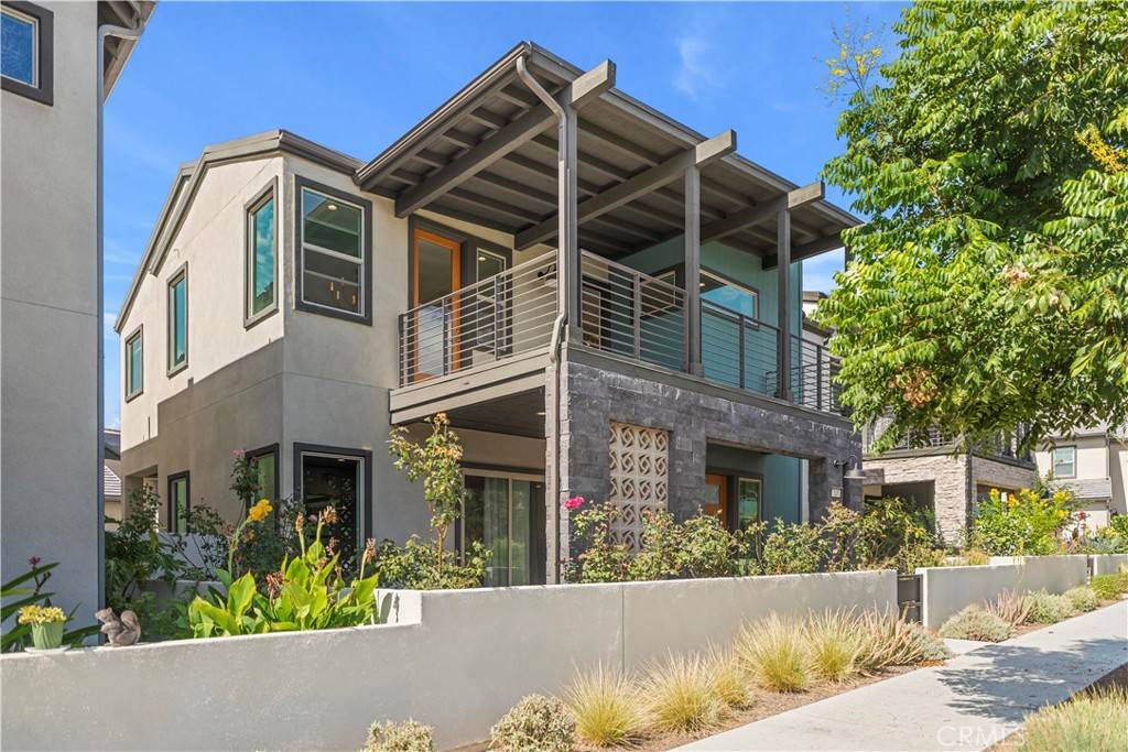 Irvine, CA 92618,145 Bosal