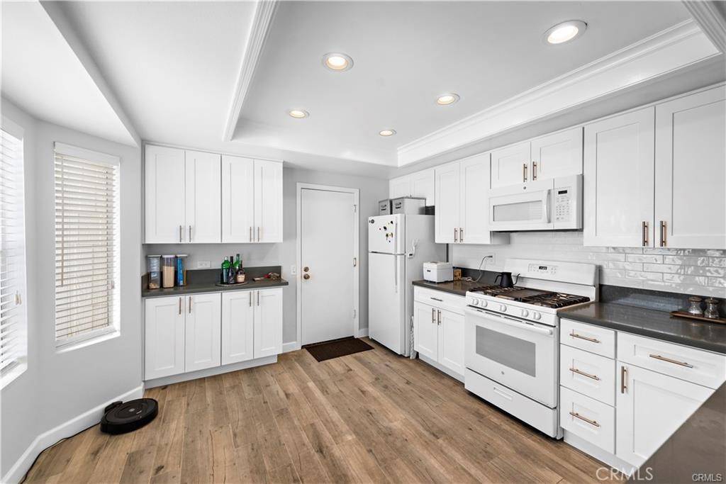 Irvine, CA 92604,36 Lone