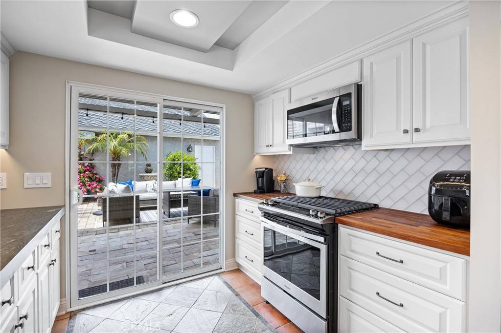 Huntington Beach, CA 92648,419 18th