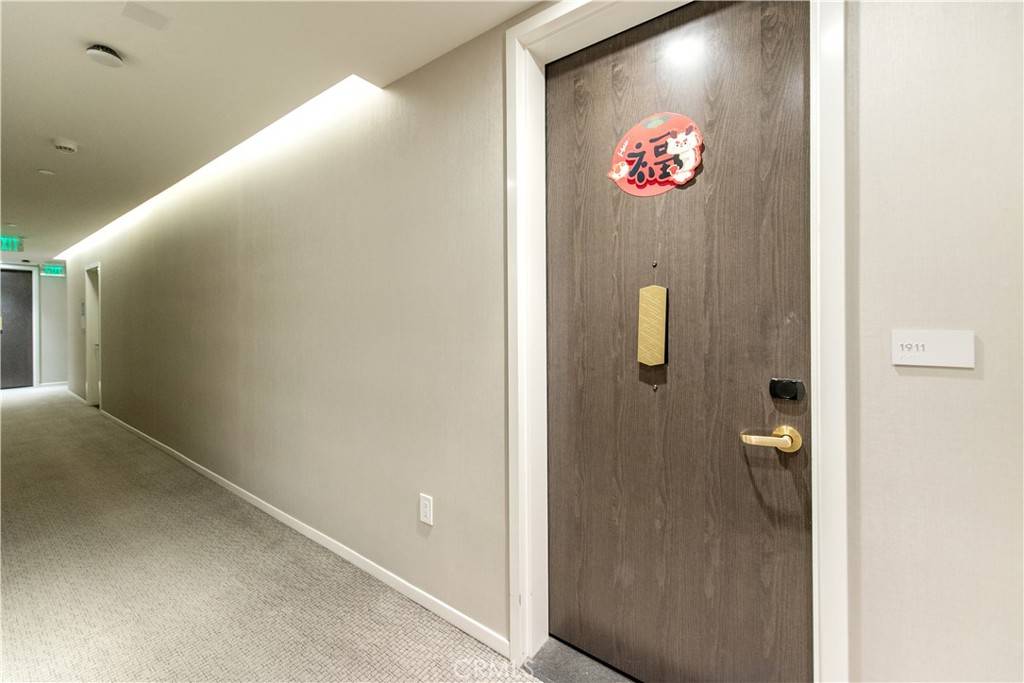 Los Angeles, CA 90017,889 Francisco #1911