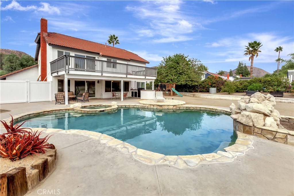 Wildomar, CA 92595,22041 Windtree