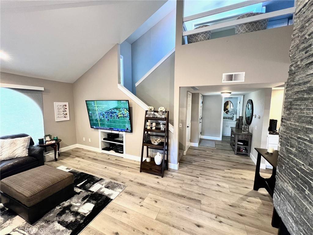 Huntington Beach, CA 92649,16083 Crete