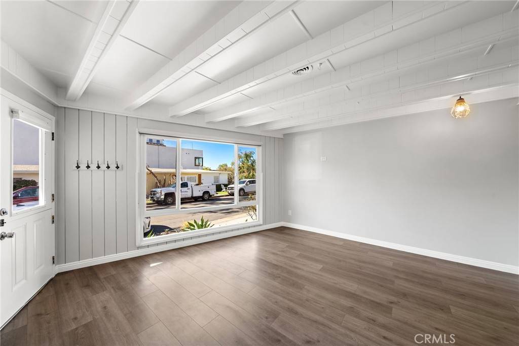 Corona Del Mar, CA 92625,3212 2nd AVE