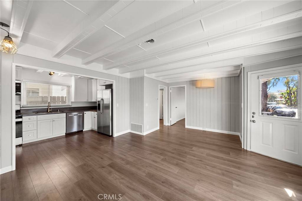 Corona Del Mar, CA 92625,3212 2nd AVE