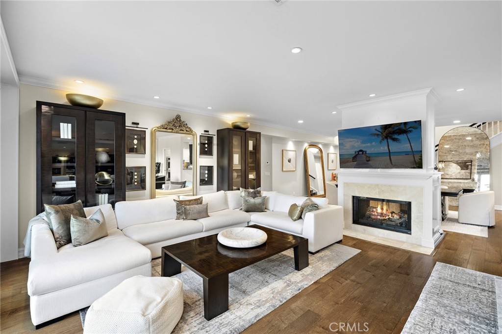 Newport Beach, CA 92660,18 Rue Grand Vallee