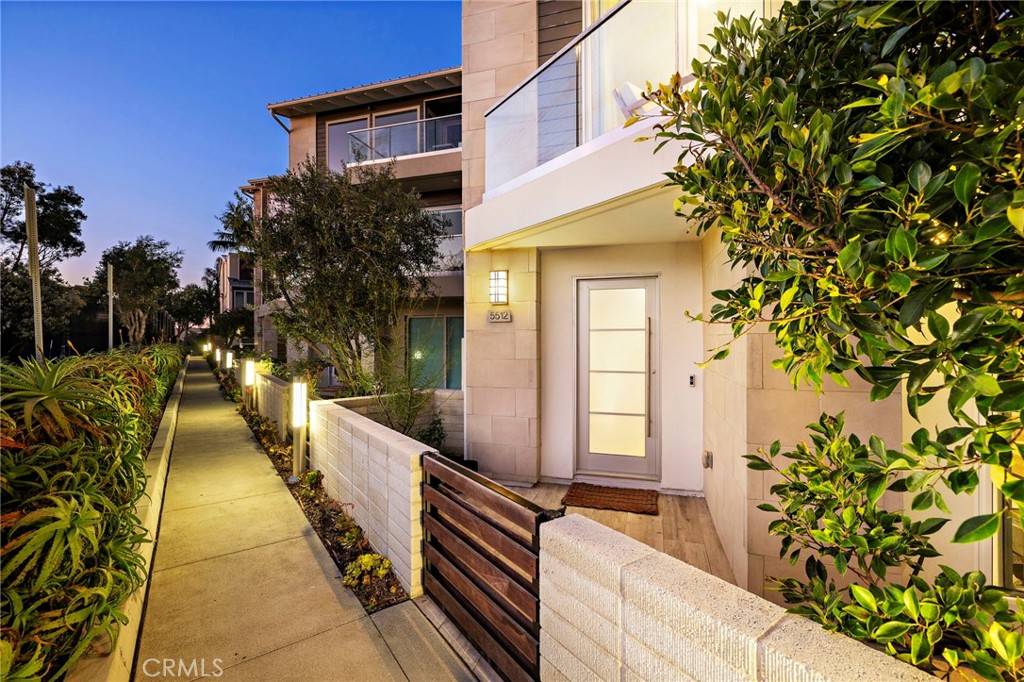 Newport Beach, CA 92663,5512 Seashore